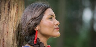 Falta mucho por hacer para que más indígenas sean portavoces de sus sentimientos y necesidades .