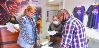 Entregan kits para la carrera Tourism Color Run Xalapa 2022 .