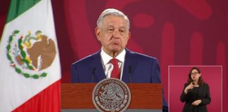 Descalificando al libro el “Rey del Ca$h” López Obrador intenta deslindarse de lo revelado.