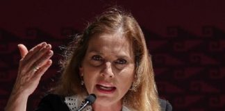 Beatriz Gutiérrez acusa a Ralph Lauren de plagio .