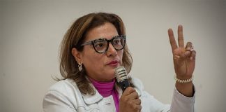 Autoexploración manual puede revertir casos de cáncer de mama .