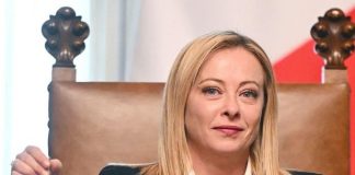 Giorgia Meloni se convierte en la Primera Ministra mujer de Italia .