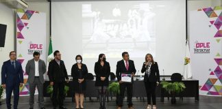 En el OPLE Veracruz se impartió la conferencia e inauguró la exposición fotográfica “Memorias desde los Archivos: Veracruzanas en el siglo XX”.