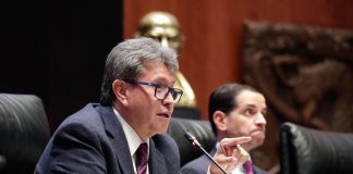 Pide Ricardo Monreal a nuevas generaciones mayor compromiso social.