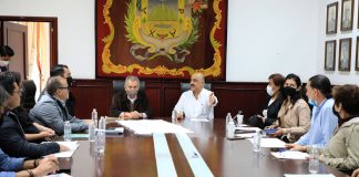 Atiende Ayuntamiento de Xalapa a vecinas y vecinos de las calles Rojano y Nogueira .