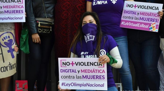 La machosfera se nutre de la radicalización en línea.