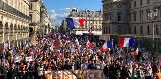 Protestas de miles en Francia contra de inflación y desabastecimiento.