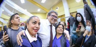 Cuenten conmigo les dice Monreal a las mujeres .