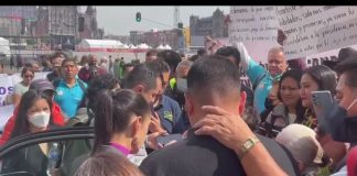 Bomberos jubilados interceptan a Claudia Sheinbaum #Video