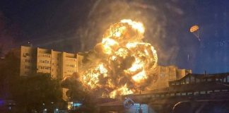 Avión ruso impacta edificio de apartamentos en Yeysk en su propio país.