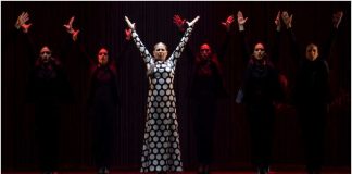 Desnuda su Alma Sara Baras en Málaga .