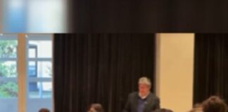 Ricardo Monreal sostuvo un encuentro con estudiantes mexicanos de Posgrado en España