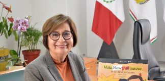 Recibe Presidenta del Congreso libro para niños sobre datos personales .