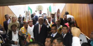 Con acarreo y carnaval Eric Cisneros violenta reglamento de Congreso de Veracruz.