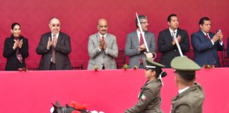 Asiste Presidente Municipal al desfile conmemorativo de la Revolución Mexicana .