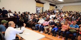 Atiende Ricardo Ahued a ciudadanía en Palacio Municipal