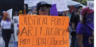 Exigen justicia tras feminicidio de Lidia Gabriela, quien se arrojó de taxi en marcha en CDMX