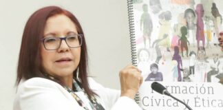 Alinean marcha y discusión laboral .