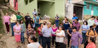 Atiende Ricardo Ahued a vecinos de Lomas del Seminario