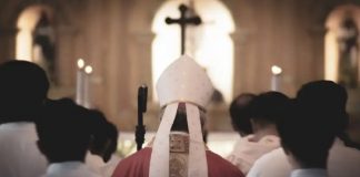 Sentencian a obispos y sacerdotes por alentar un voto católico y provida en México .