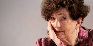 Margo Glantz recibe el Premio Internacional Carlos Fuentes .