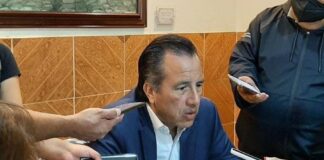 Gobernador de Veracruz criminaliza al asesinado síndico de Omealca y califica de jaladas las acusaciones de tesorero