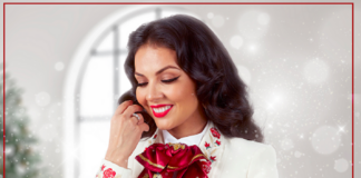 Lupita Infante se pone en “mood” navideño.