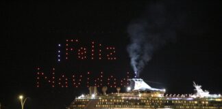 Los ángeles llegan al Centro de Málaga para desear felices fiestas decembrinas #Video