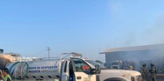 Explosión de pipa deja un muerto y 4 trailers incendiados en Fortín de las Flores