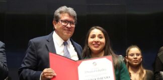 Por la transición política inacabada, México requiere de jóvenes con ánimo de renovación, afirmó Ricardo Monreal .