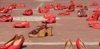 Evocaron en la IBERO cuerpos ausentes de mujeres víctimas de violencia #25N