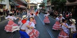 Danza y tradición en el Centro Histórico de Xalapa .