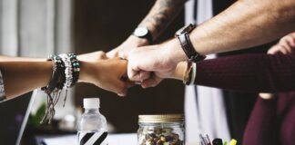 Masculinidades diversas critican los mandatos patriarcales .