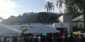Protestan trabajadores de CMAS por nuevas condiciones generales de trabajo.