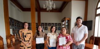 Entregan a Ayuntamiento de Córdoba ruta de atención y protección a menores embarazadas