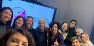 Mejorar la representación de género en la política a través del periodismo