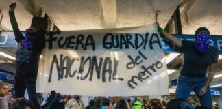 Colectivas feministas protestan en estaciones del METRO por presencia de GN #Videos.