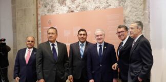 Inaugura Monreal en Xicoténcatl galería de ex presidentes de la Junta de Coordinación Politica.