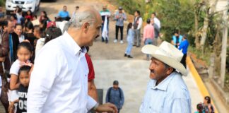 Entrega Ayuntamiento obra de pavimentación en la colonia 9 de Abril .