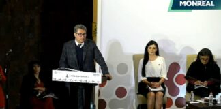 “No somos grupos opuestos. Somos México”, expone Ricardo Monreal ante diputados de Morena