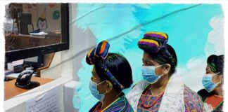 Sobrevivientes de violencia sexual exigen cumplimiento de sentencia contra exparamilitares en Guatemala .