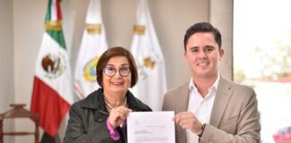Entrega Rafa Fararoni Primer Informe Legislativo ante Mesa Directiva del Congreso de Veracruz