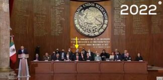 AMLO y presidencia rompen protocolo en ceremonia del 5 de febrero.