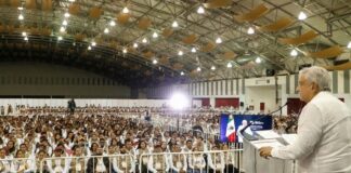 4 mil “Servidores de la Nación” abuchean a Cuitláhuac delante de AMLO