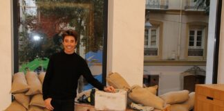 El actor español Aaron Cobos dejó una parte de su cuerpo en México .