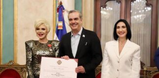 Charytín es condecorada por el presidente de República Dominicana .
