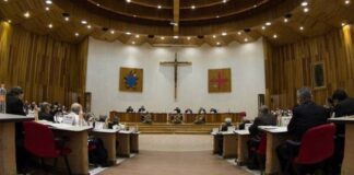 Minimiza AMLO llamado de Iglesia católica a respetar la democracia en México .