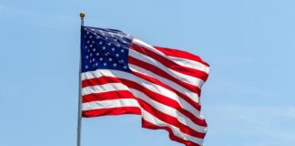 EUA pide a sus ciudadanos abandonen Rusia .