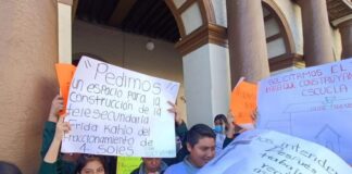 Exhiben falta de respaldo del alcalde de Coatepec .