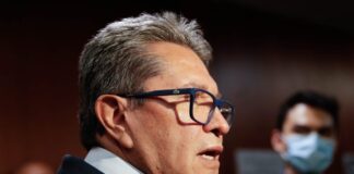 Descarta Monreal Fast Track en Senado para discutir Ley del Espacio Aéreo.